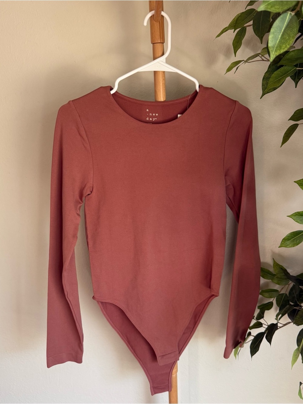 A New Day Brown Pink Long Sleeve Seamless Bodysuit Size Medium NWT - Picture 2 of 6